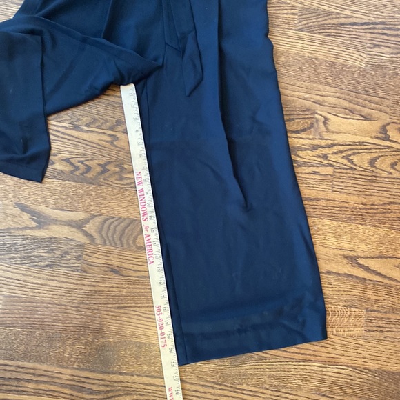 Banana Republic size 6 crepe V Neck wide leg cropper jumpsuit.  Black - Picture 5 of 10